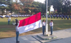 Peringati Detik-Detik Proklamasi, SMK Negeri 1 Kota Magelang Laksanakan Upacara Bendera Secara Terba